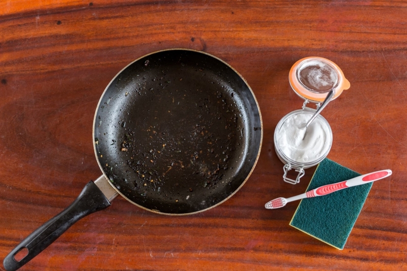 Restaurar utensilios de cocina quemados | Shutterstock