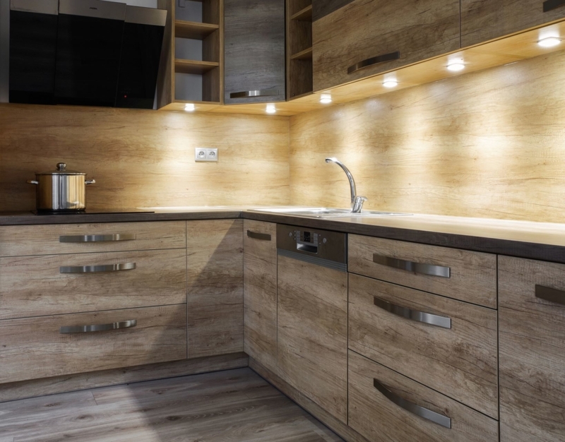 Ilumina gabinetes oscuros con luces LED | Shutterstock