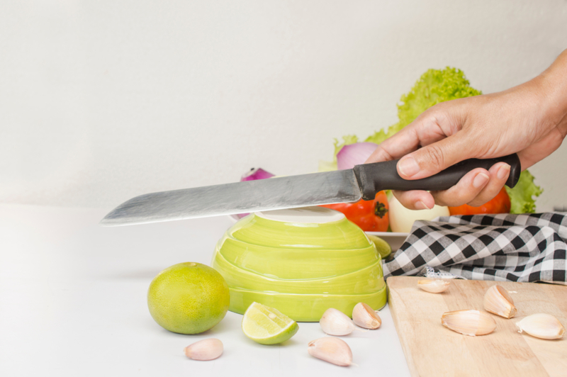Afila tus cuchillos con cerámica | Shutterstock