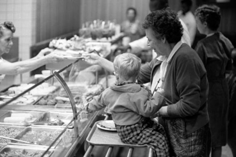 Morrison’s Cafeteria | Alamy Stock Photo by State Archives of Florida/Florida Memory