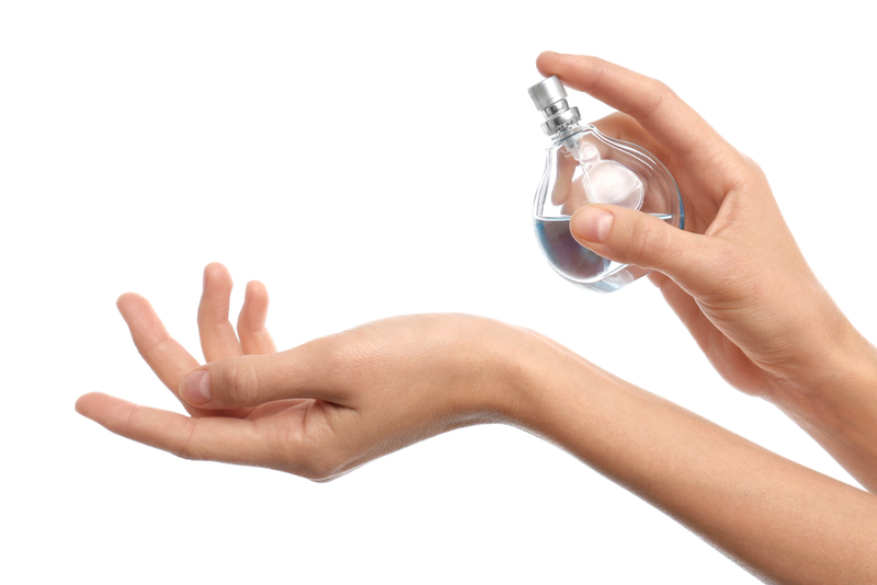 Haz que el perfume dure más | New Africa/Shutterstock