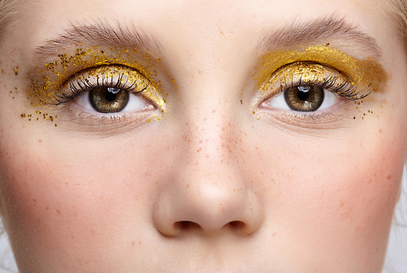 Maquillaje de ojos brillante | Alamy Stock Photo