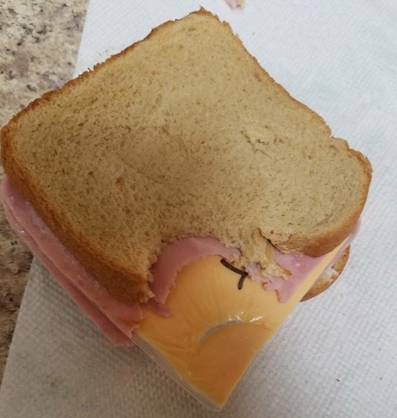 Gegrilltes Plastik Sandwich | Reddit.com/vollkoemmenes