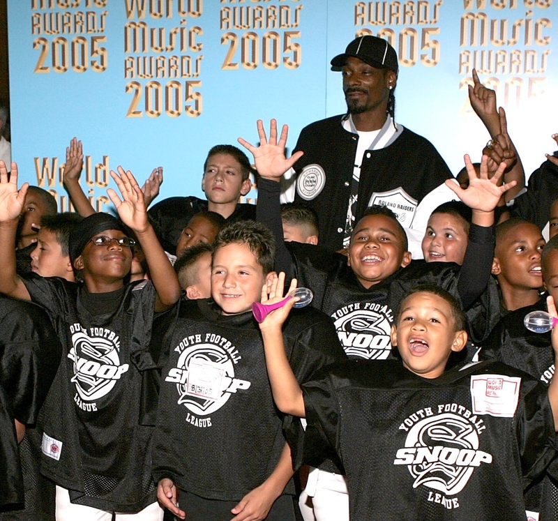 Snoop Dogg Gives Back | Getty Images Photo by Mark Mainz