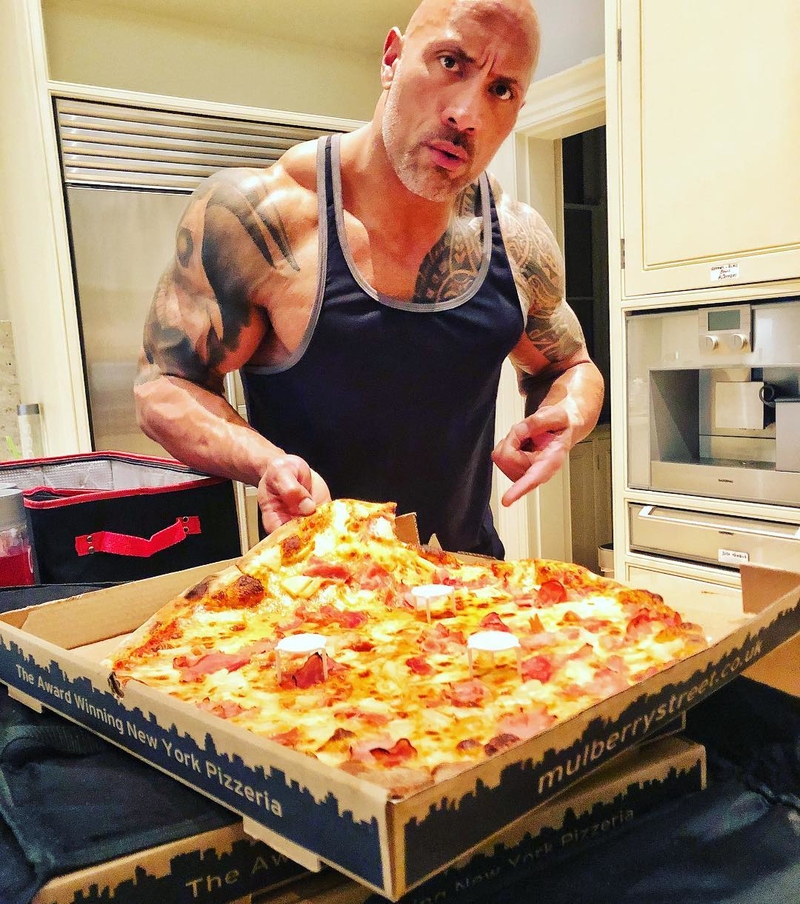 Amante de la pizza | Instagram/@therock