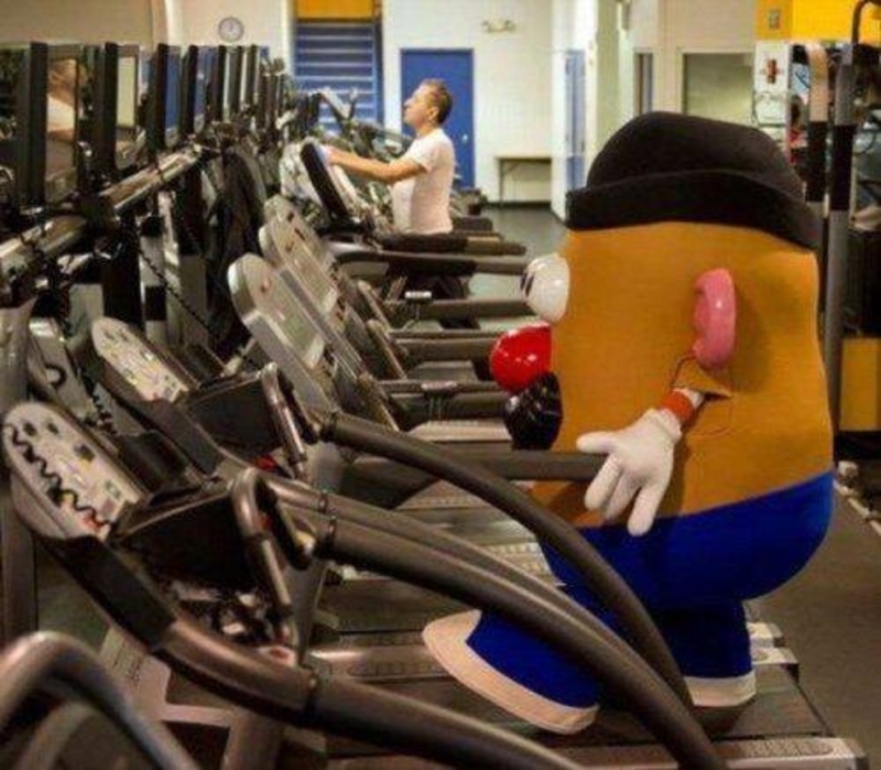Couch Potato Goes to the Gym | Twitter/@shirtsdotcom