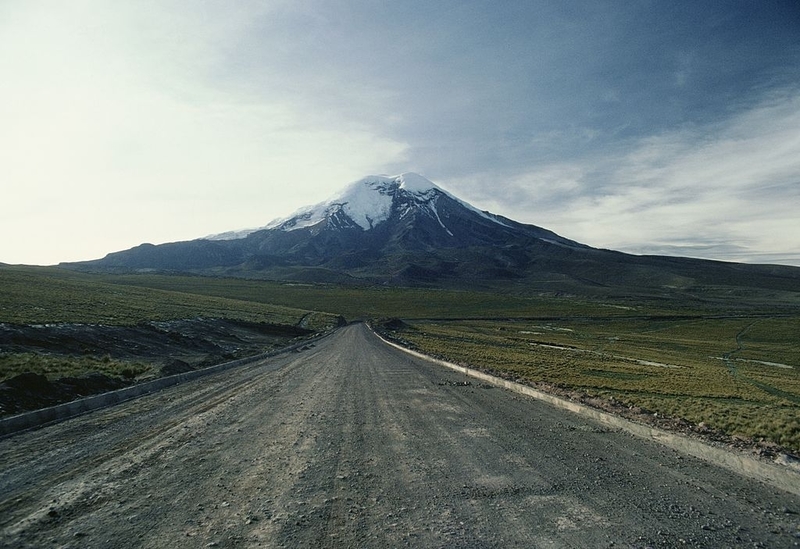 Carretera al volcán Cotopaxi | Getty Images Photo by DeAgostini