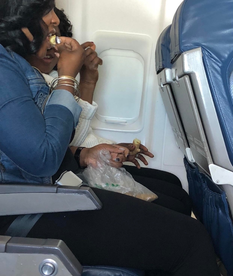 Aroma a jengibre en el avión | Reddit.com/SweptySr