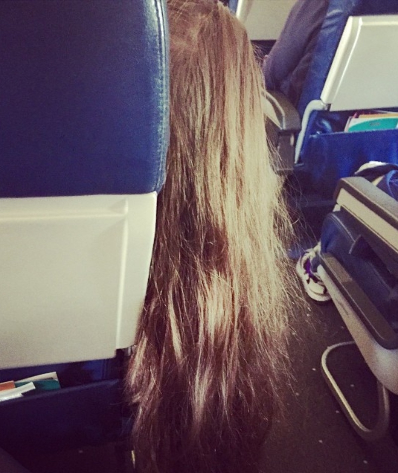 Arroja tu cabello Rapunzel | Instagram/@passengershaming