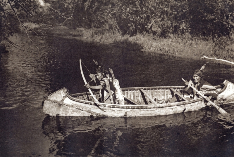 Cazadores del Río Ojibwe | Alamy Stock Photo by Underwood Archives, Inc