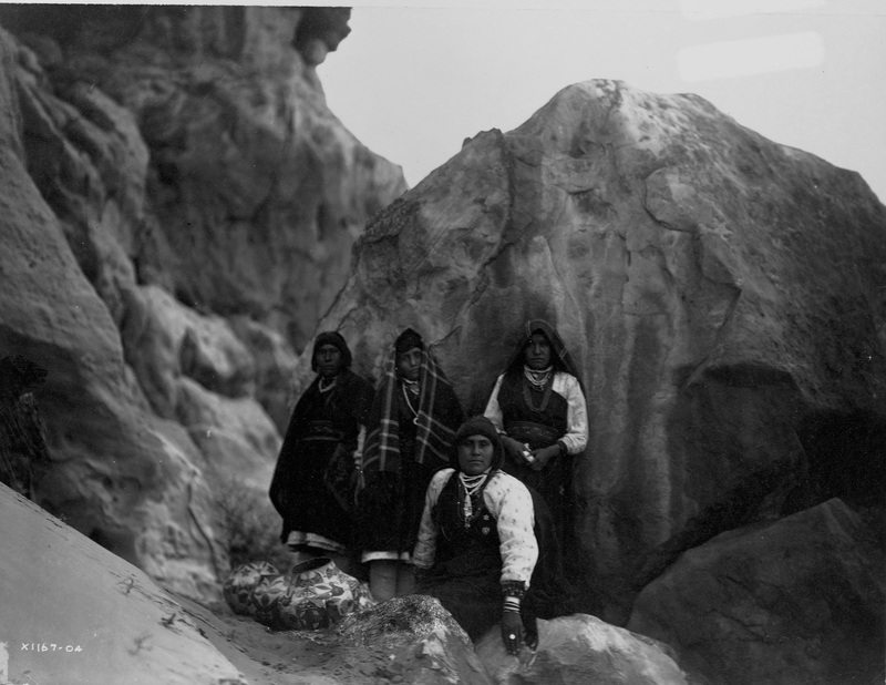 Cerámica de pueblo | Getty Images Photo by Edward S. Curtis/Library of Congress/Corbis/VCG