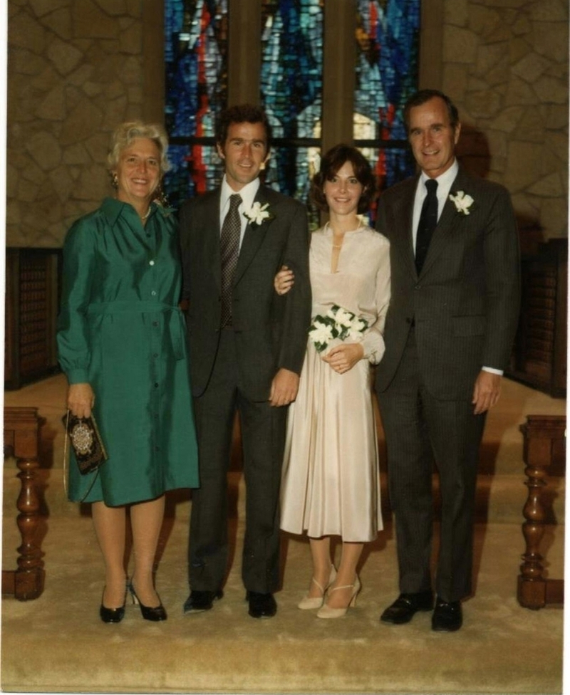Laura Bush Chose a Simple Tan Dress for Her Special Day | Alamy Stock Photo by VTR