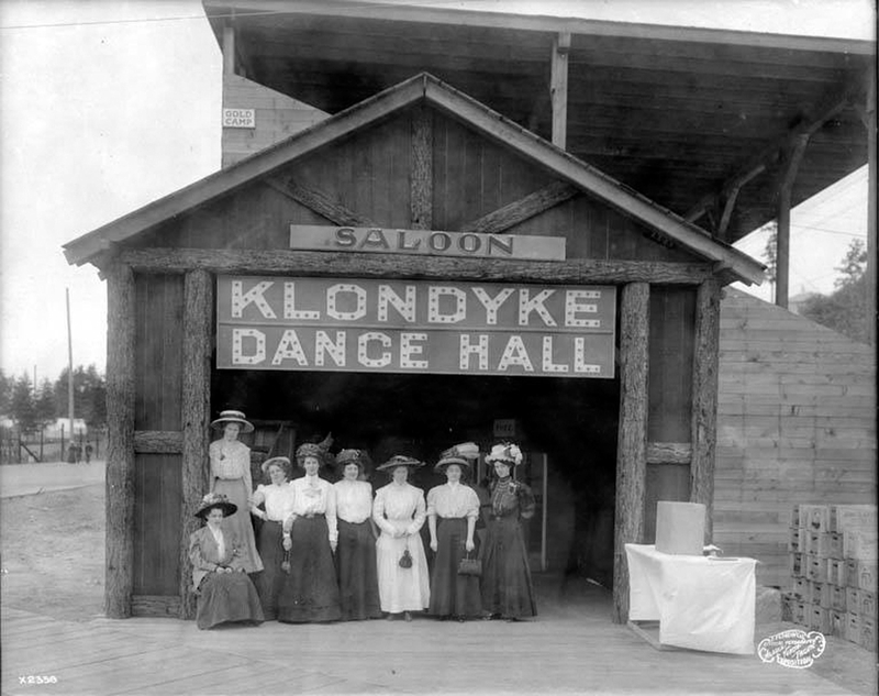 The Klondyke Dance Hall & Saloon en Seattle | Alamy Stock Photo by Hi-Story