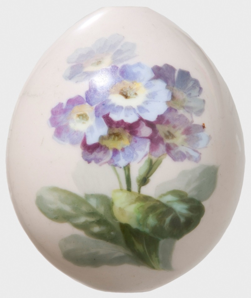 Milk Glass Easter Eggs (huevos de pascua decorados) | Alamy Stock Photo by INTERFOTO/History