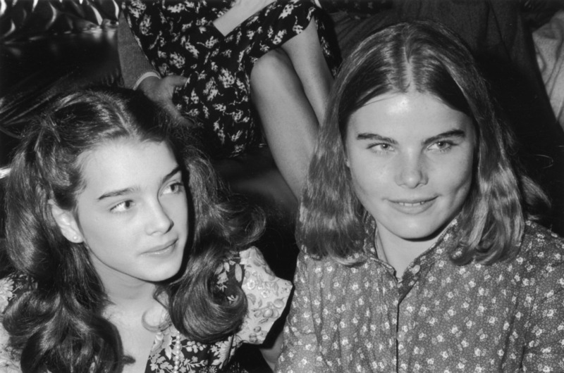 Las jóvenes Brooke Shields y Mariel Hemingway entraron el modo de entrar en el club | Getty Images Photo by Tim Boxer