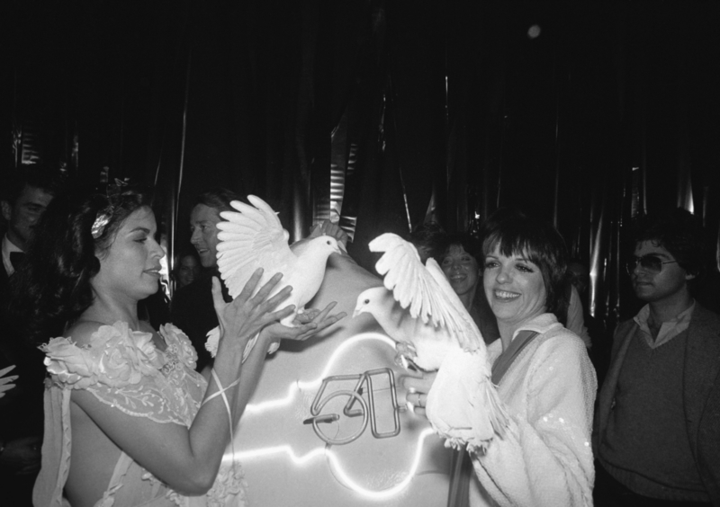 Bianca Jagger llevó sus propias palomas al club | Getty Images Photo by Bettmann