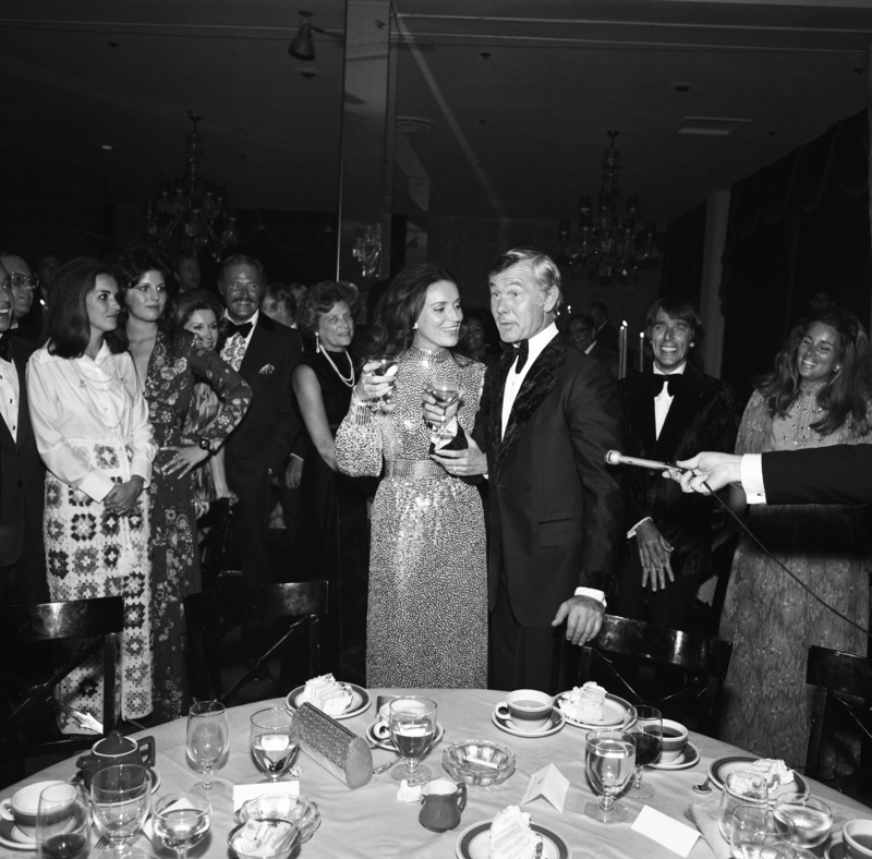 Johnny Carson en la fiesta del decimo Aniversario de “The Tonight Show” | Getty Images Photo by NBCU Photo Bank/NBCUniversal