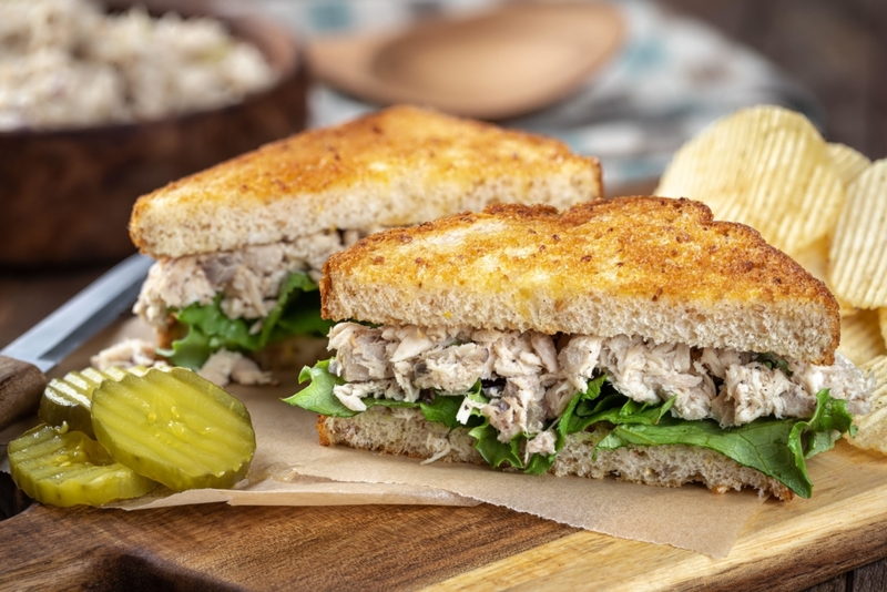 Friendly's Tuna Salad | Alamy Stock Photo Photo by CHARLES BRUTLAG