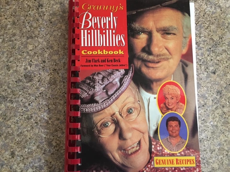 El libro de cocina de los Beverly Hillbillies de la abuela | Facebook/@susieseconds