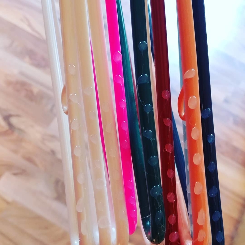 Create Your Own Non-Slip Hanger With Hot Glue | 