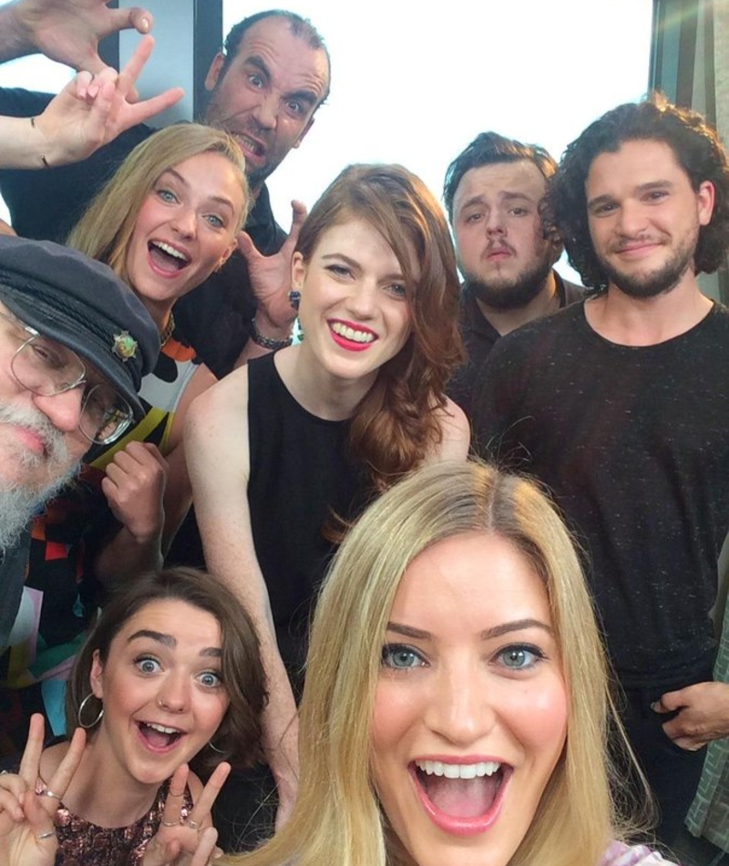 Todo el elenco de Game of Thrones | Twitter/@ijustine