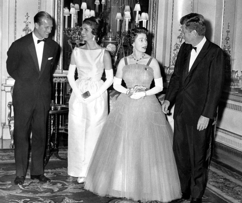 La Reina y el Príncipe Felipe conocen a los Kennedy | Alamy Stock Photo by KEYSTONE Pictures USA