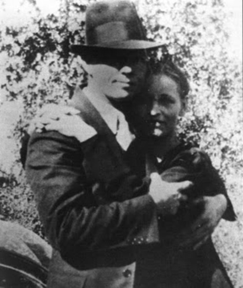 The Real Story Behind Bonnie and Clyde’s Doomed Love | Alamy Stock Photo by UtCon Collection 