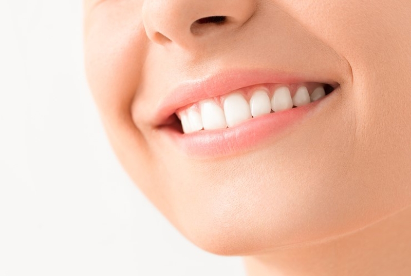 Teeth Whitener | REDPIXEL.PL/Shutterstock